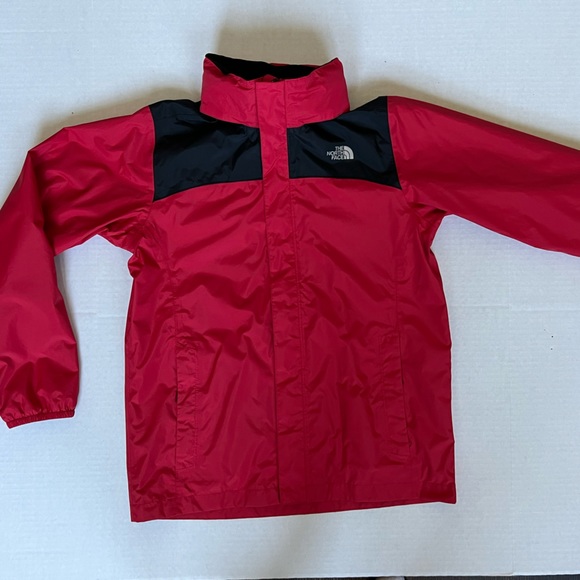 The North Face Resolve waterproof rain jacket - Picture 4 of 8